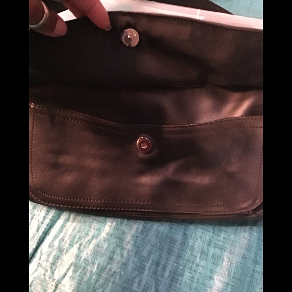 St. John’s Bay Leather Shoulder Bag with Front Pocket in Black. - Picture 5 of 5